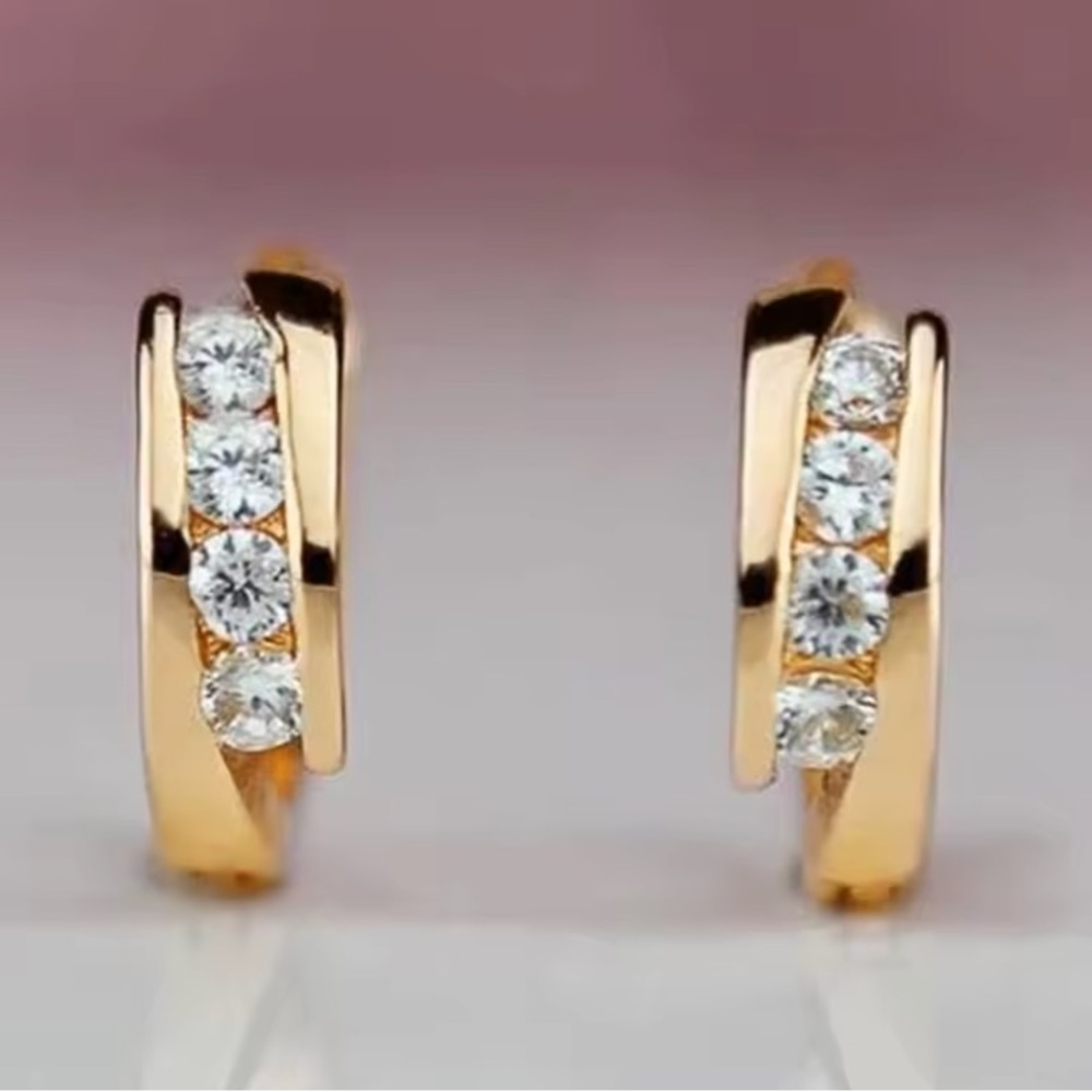 Gold Color Hoop Earrings. - Picture 4 of 5